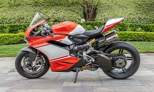 Fulfill Your Wildest Racetrack Fantasies With This 2017 Ducati 1299 Superleggera