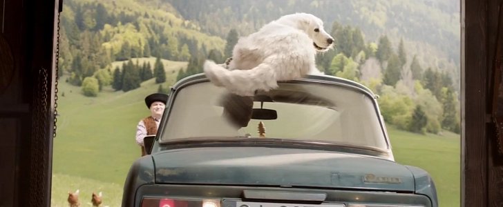Funny Slovakian Ad Shows a Dog and Chick Assisting with Parking an Old Skoda