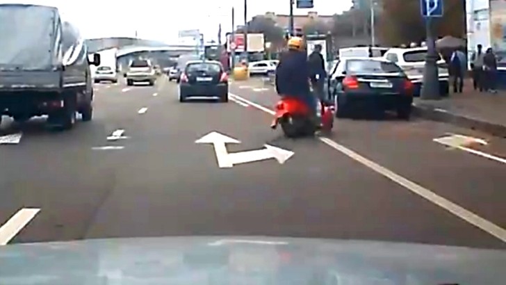 Funny Scooter Rider Shows What Lolriding Is Really About