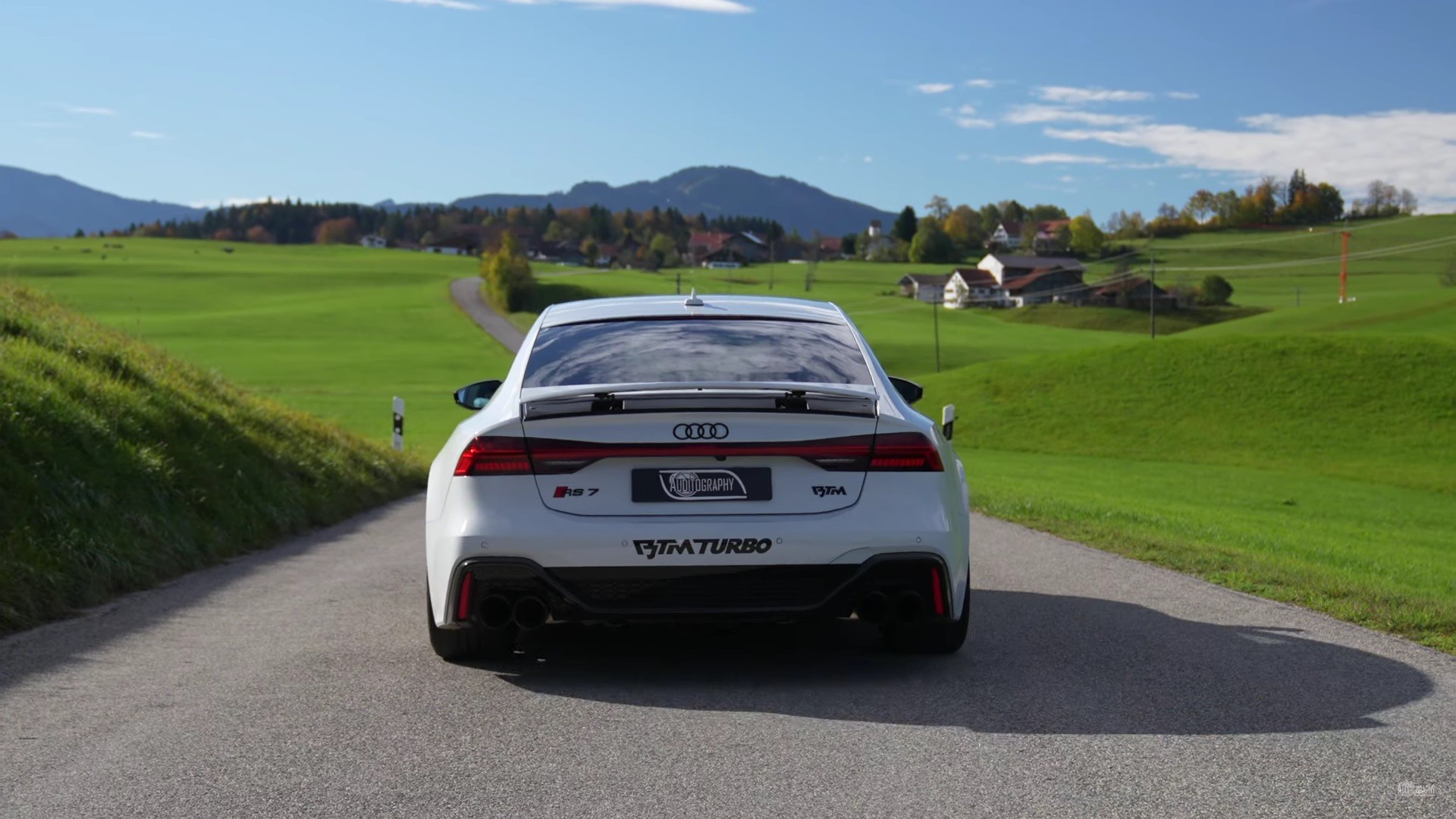 This 1000-HP Audi RS7's 200 MPH Autobahn Run Seemingly Warps Time