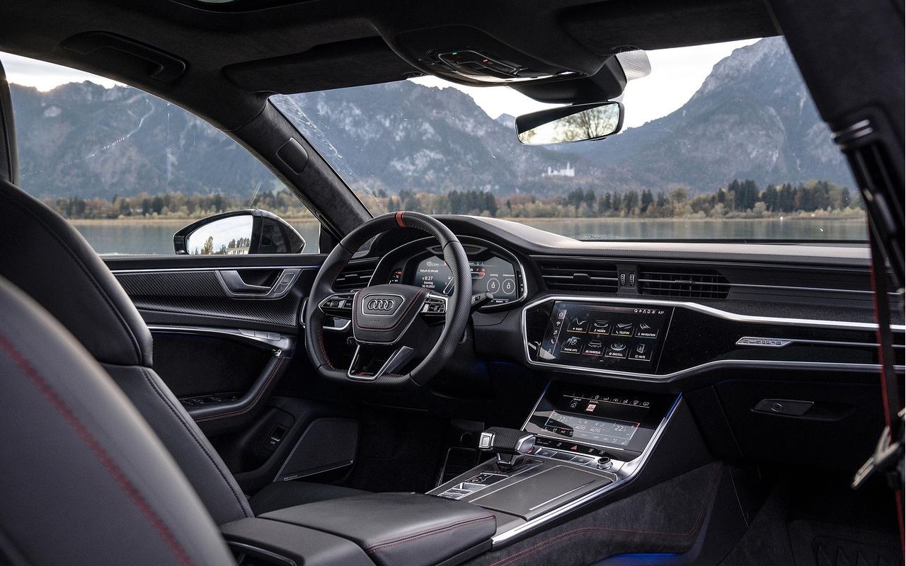 This 1000-HP Audi RS7's 200 MPH Autobahn Run Seemingly Warps Time