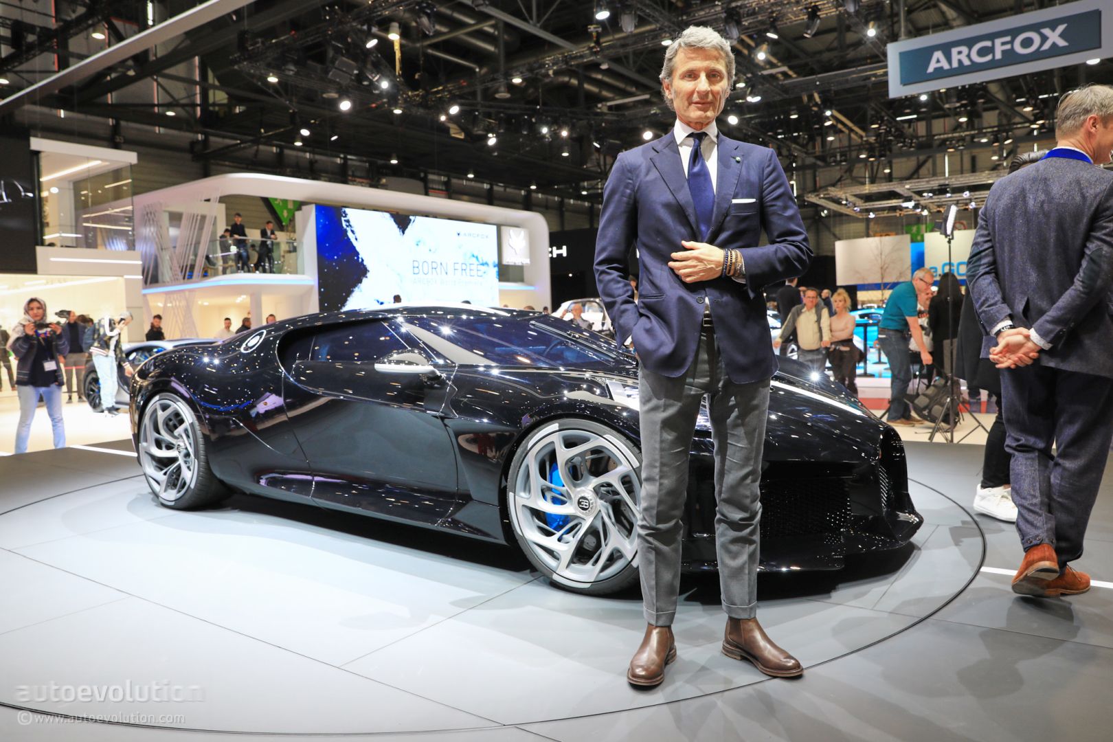 UPDATE: $19M Bugatti La Voiture Noire Geneva Car Is a Mockup ...