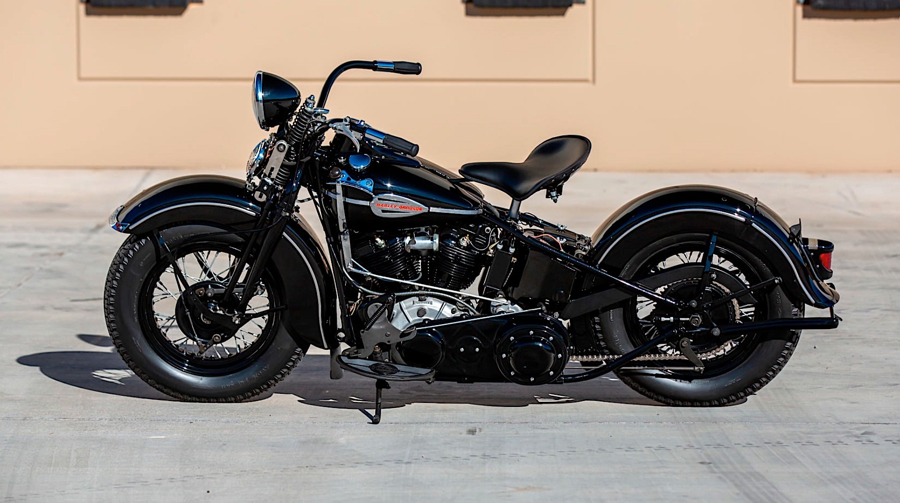 1941 Harley Davidson Knucklehead Is A Black Speck Of American Motorcycle History Autoevolution