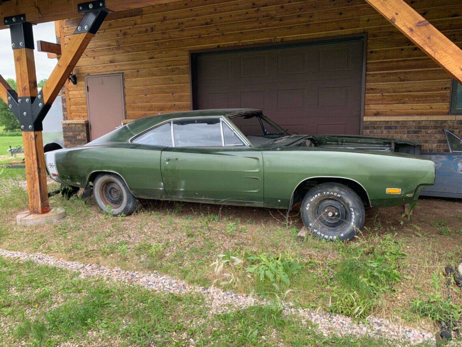1969 Dodge Charger R/T Barn Find Is In Need of HEMI Muscle - autoevolution