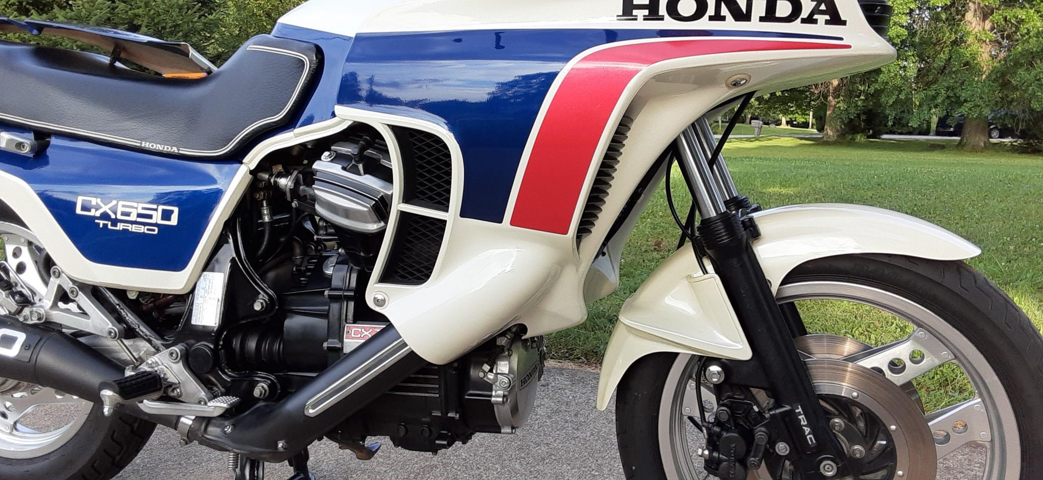 19 Honda Cx650 Turbo Sits On Upgraded Suspension And Dunlop Footwear Autoevolution