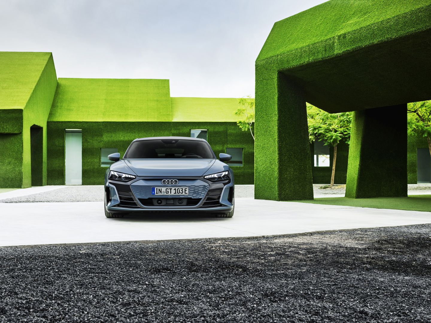 1985 Audi 80 Returns to Live a Sustainable 2022 e-tron GT Zero