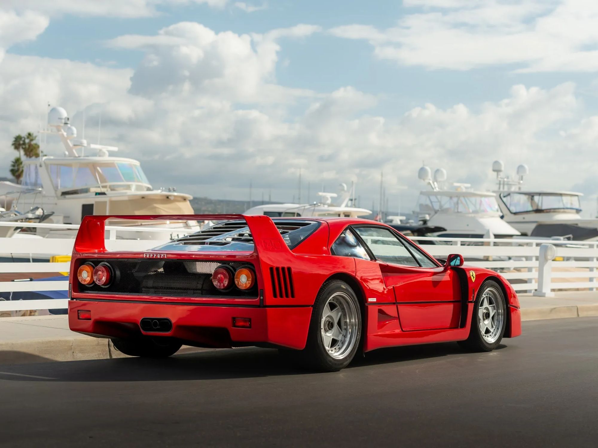 Exemplary 1992 Ferrari F40 Can Be an Excellent Addition to Any Car ...