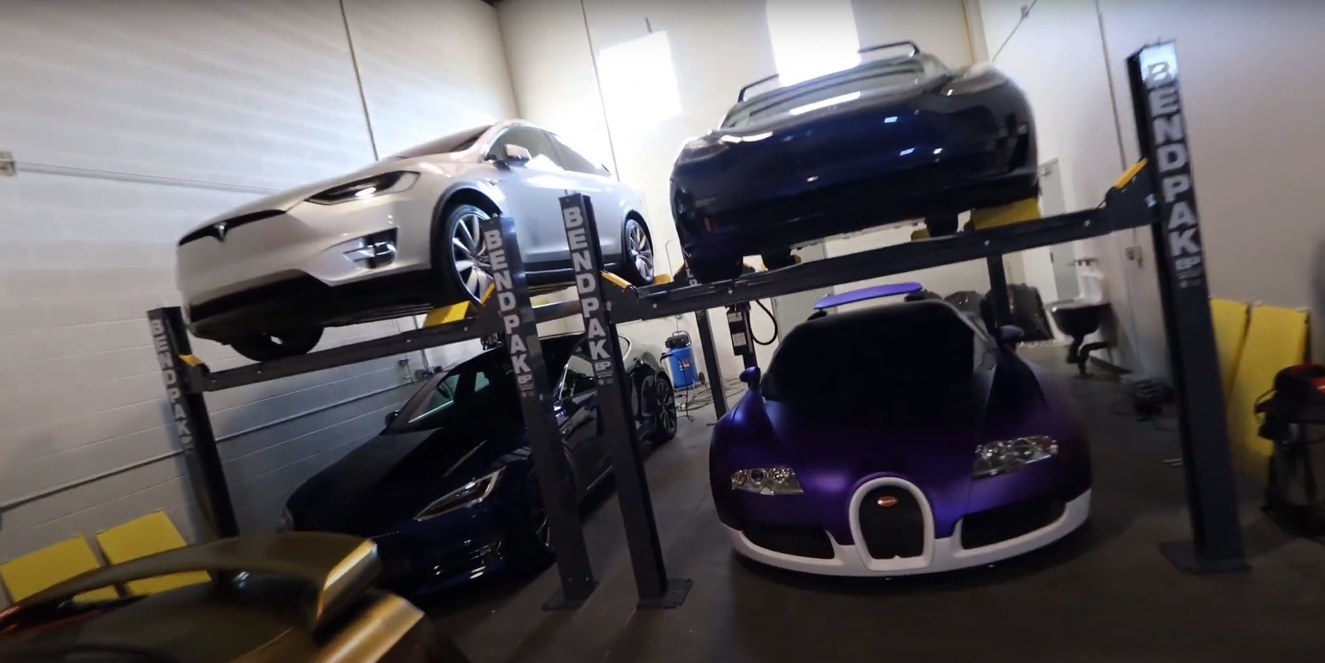 bugatti veyron vs tesla model s tesla
