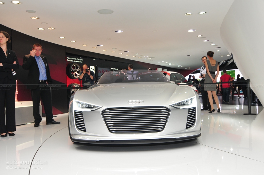2010 Paris Auto Show Audi etron Spyder Concept [Live