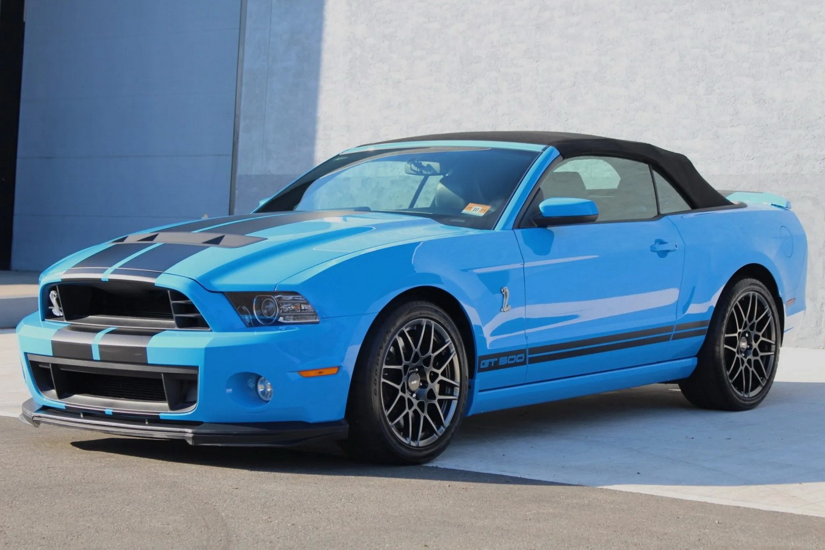 2013 Ford Mustang Shelby GT500 Convertible Packs Awesome Looks, Will ...