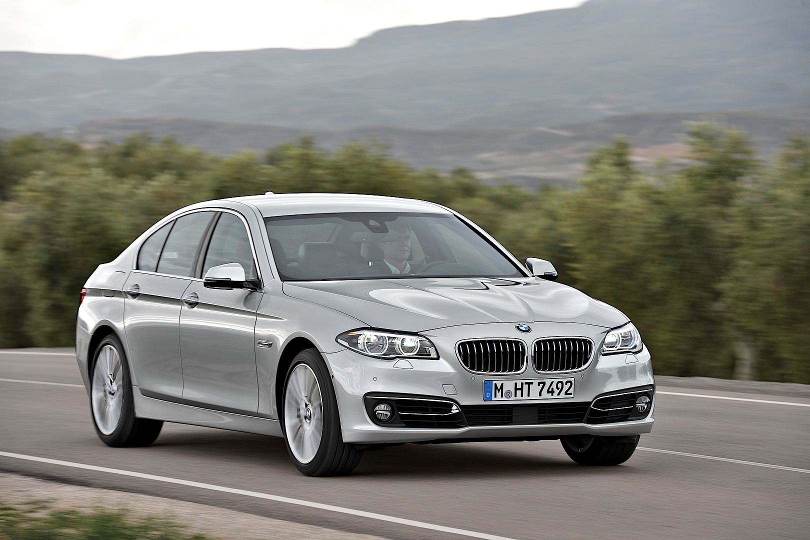 2014 BMW F10 5 Series Officially Unveiled autoevolution