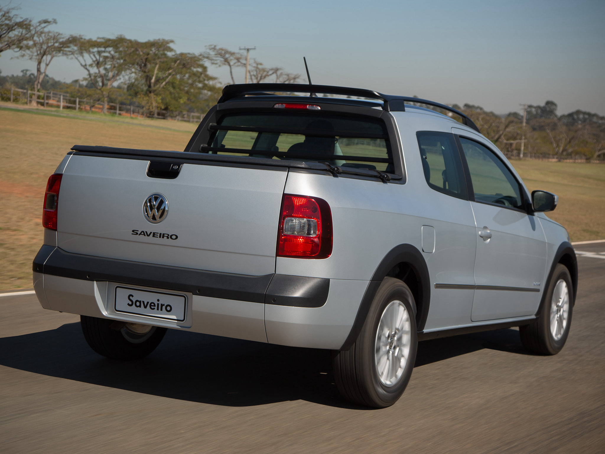 2014 Volkswagen Saveiro Cross Pickup Gets Crew Cab Version in