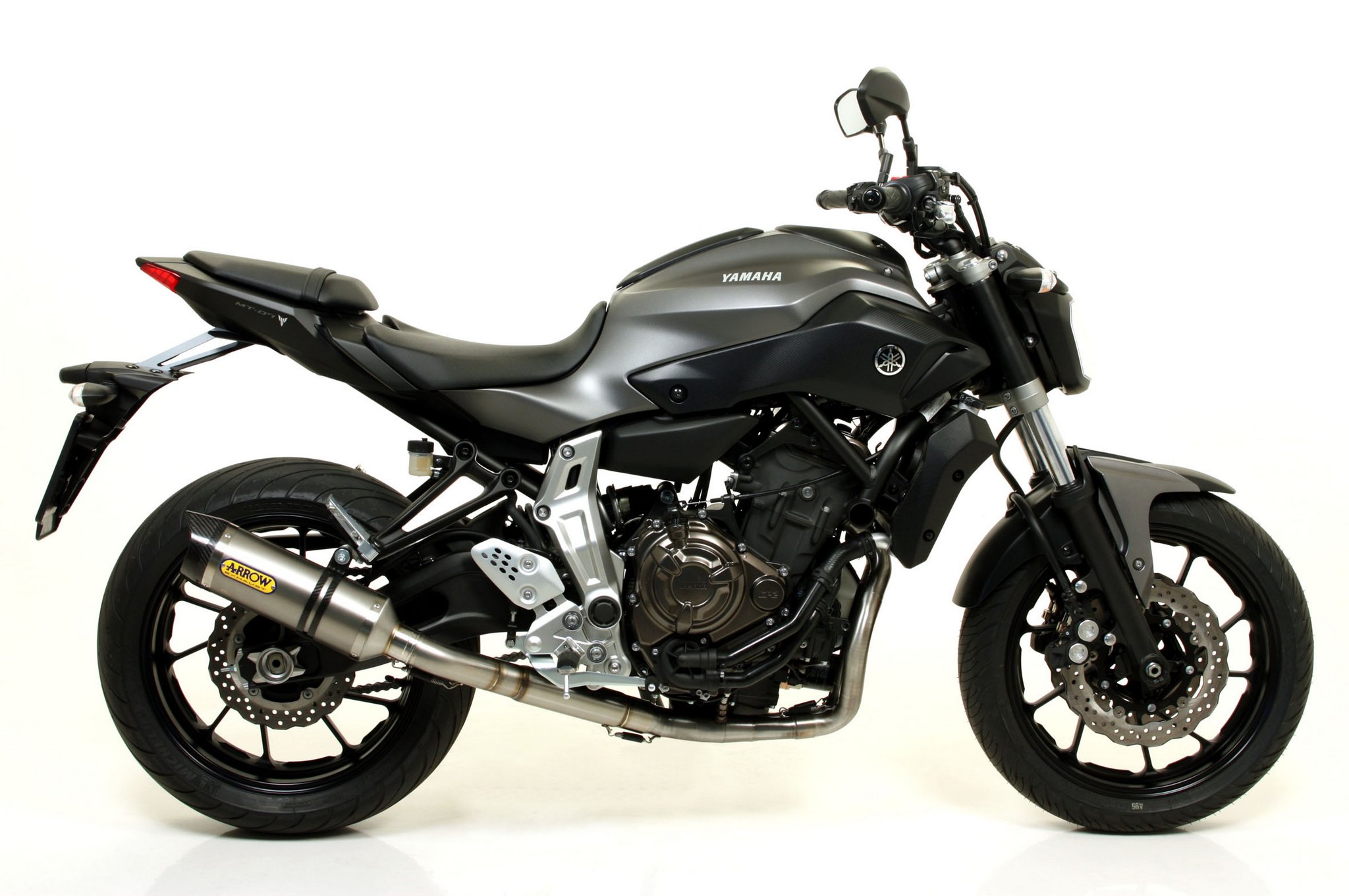 2014 Yamaha MT-07 Receives Arrow Exhaust Upgrades - autoevolution