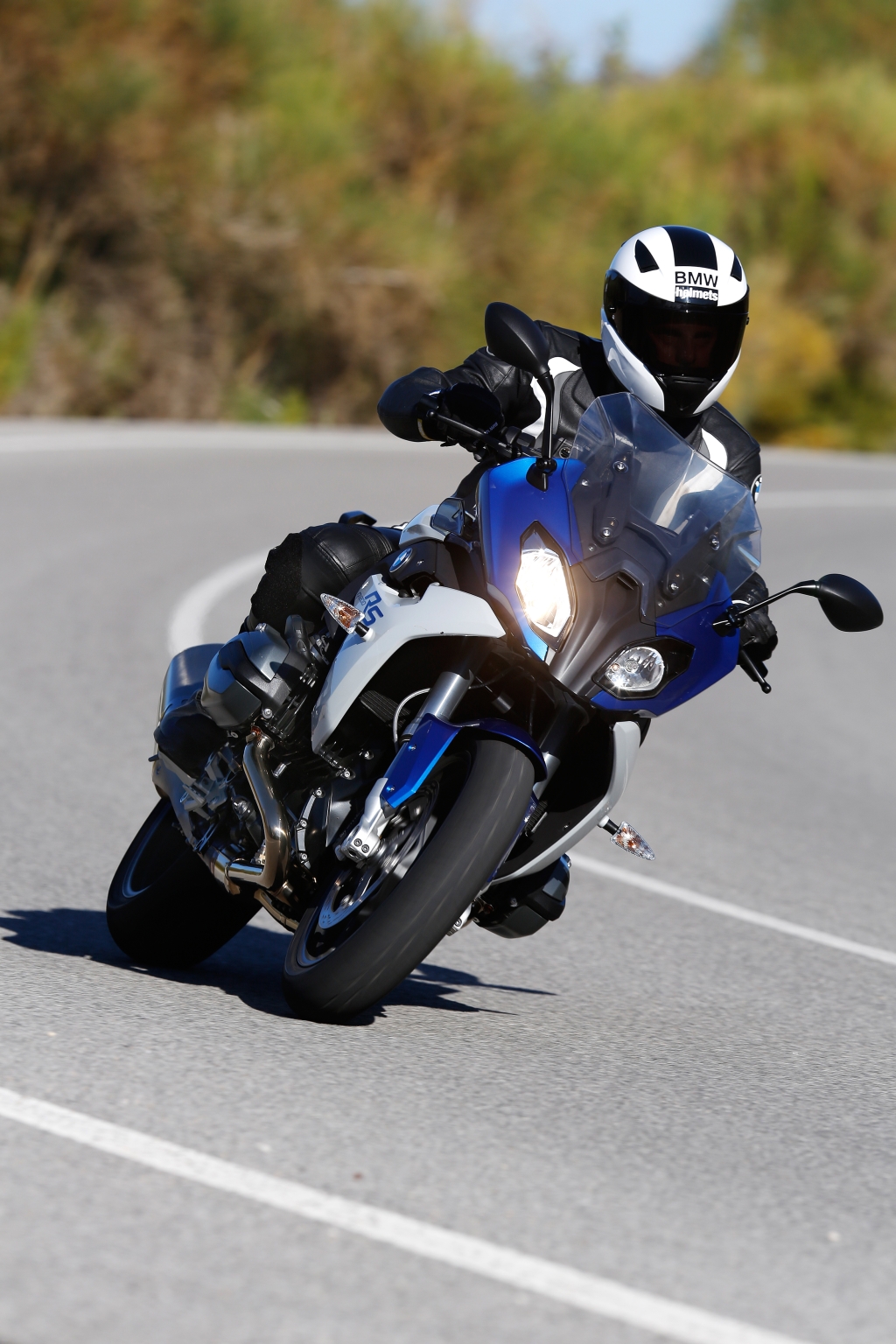 2015 BMW R1200RS Brings Back True Sport-Touring Vibe ...
