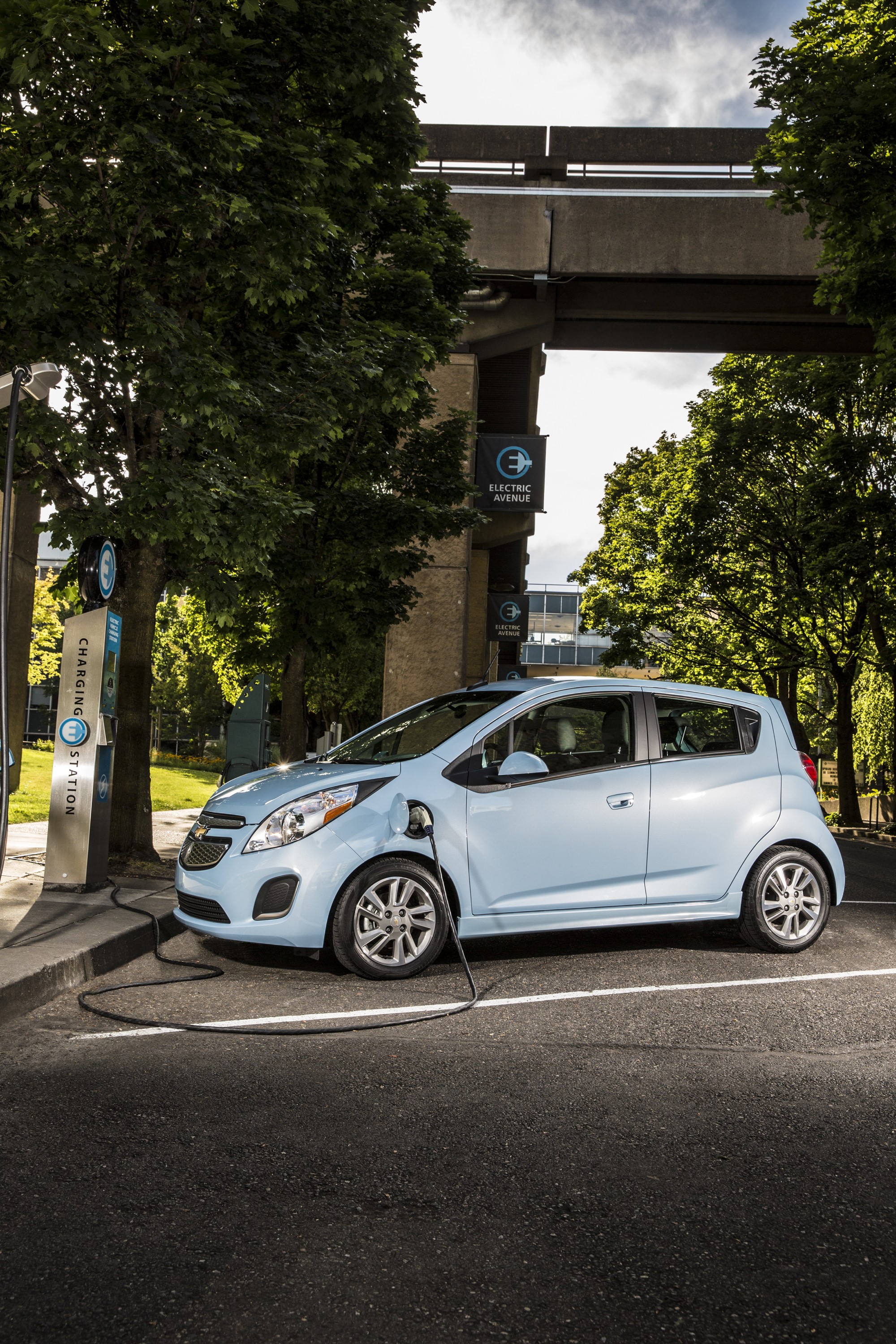 2015 chevrolet spark ev ing to maryland video photo gallery