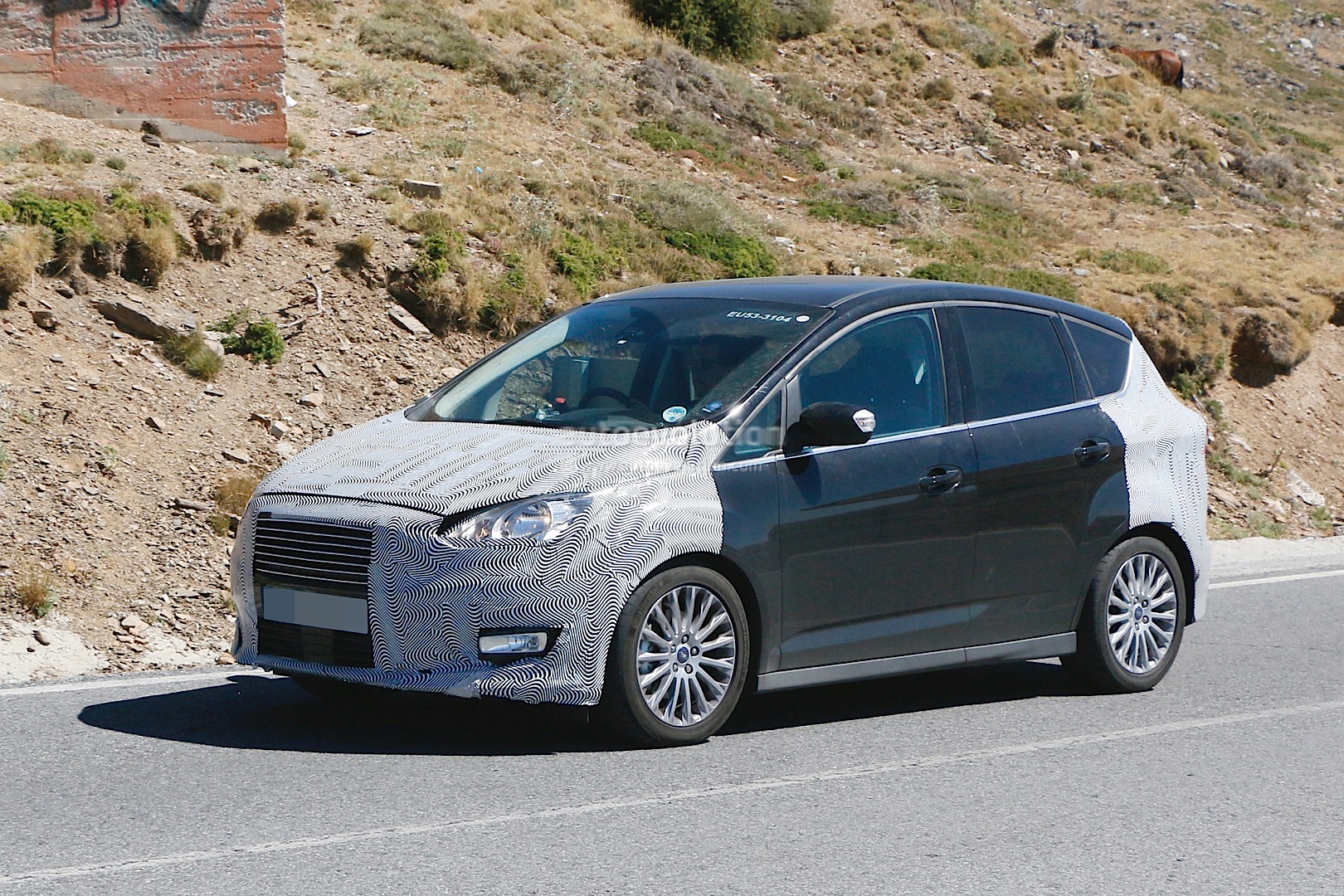 2015 Ford CMax Facelift Spied autoevolution
