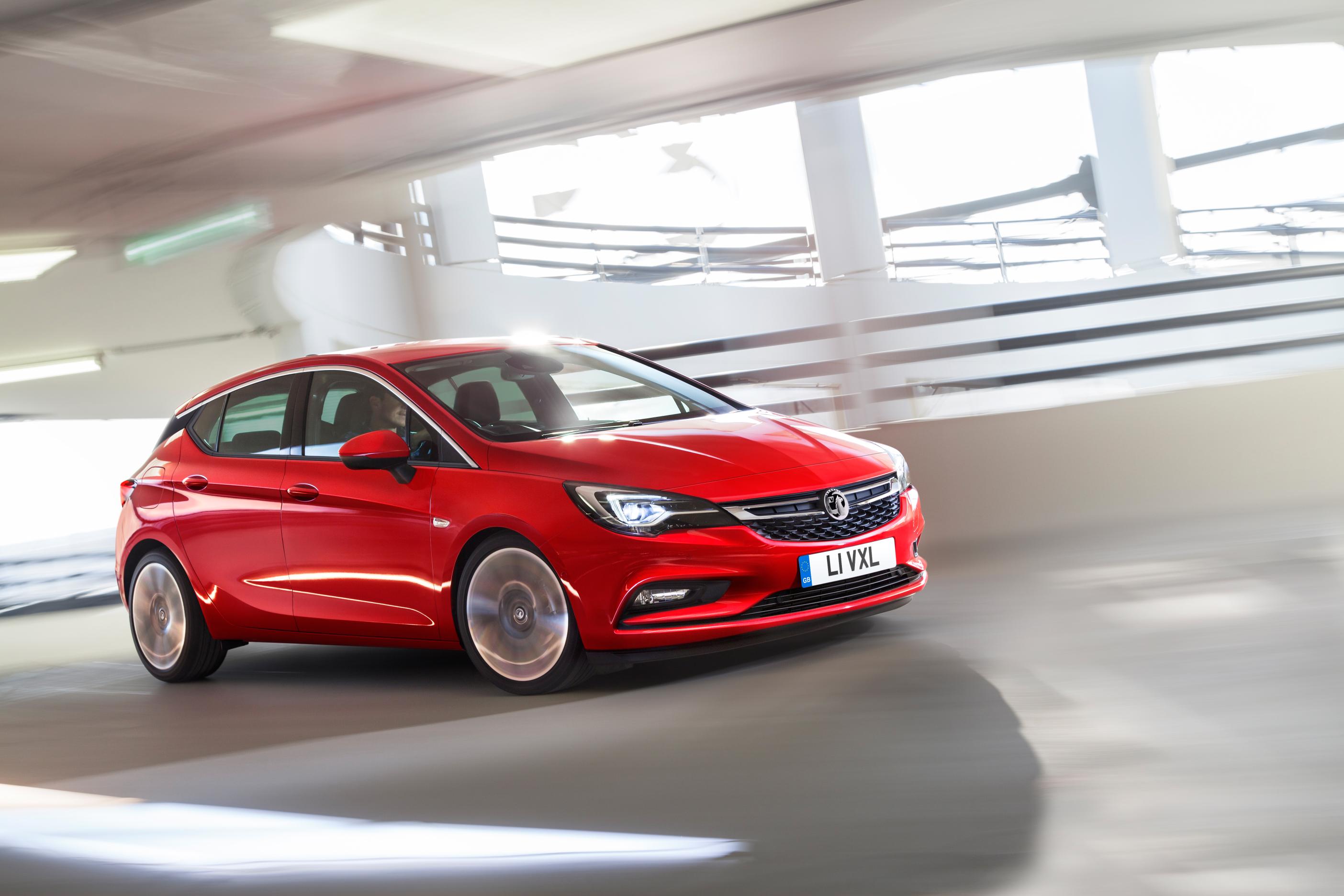 2015 Opel Astra Price: €17,960 for the 1-liter ECOTEC Turbo - autoevolution