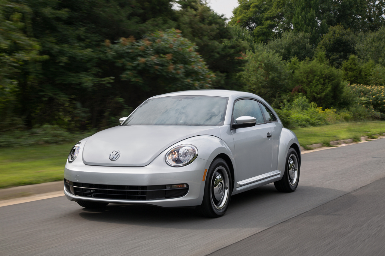 2015 Volkswagen Beetle Classic Adds Retro Styling, Drops