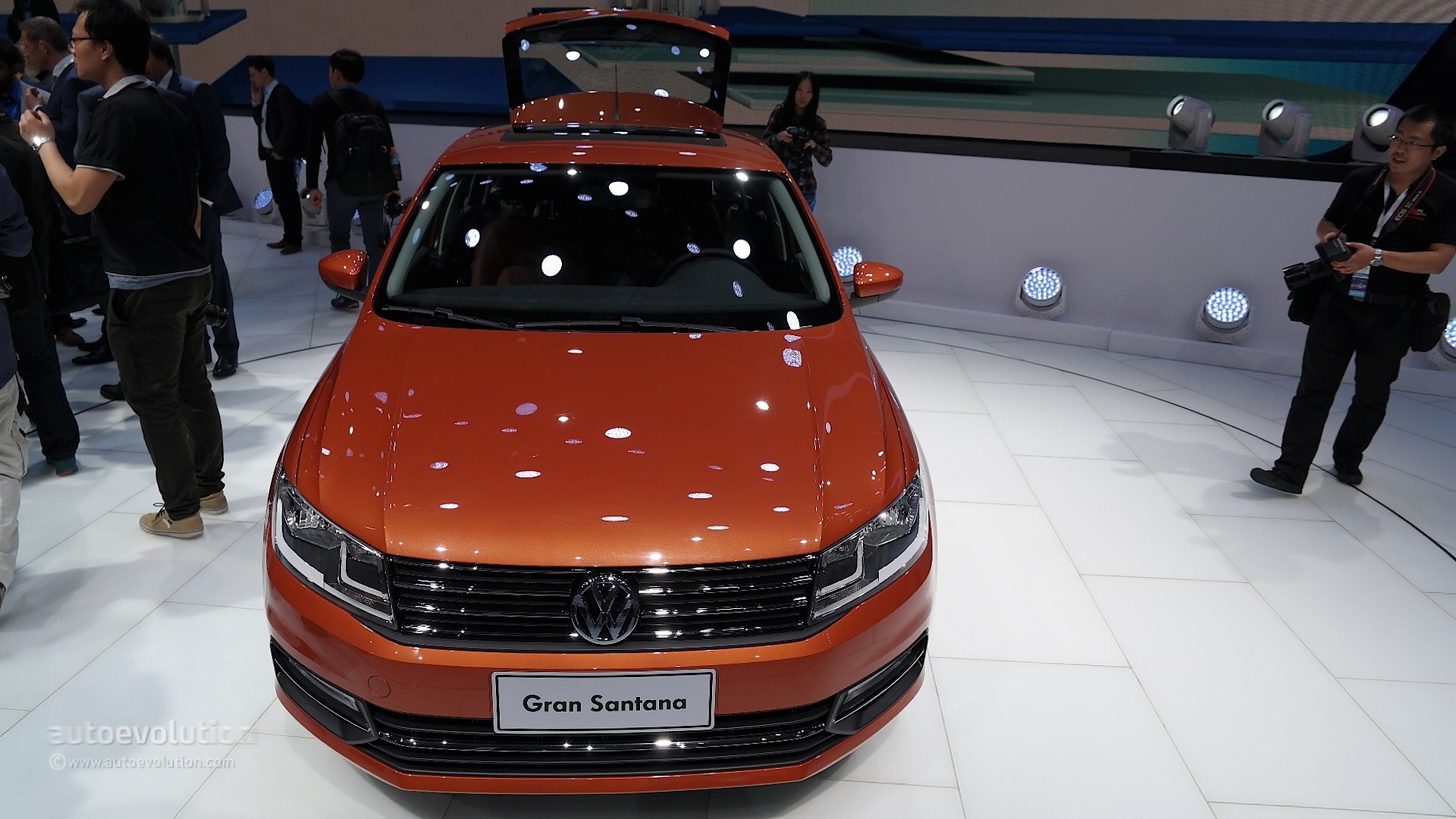 2015 Volkswagen Gran Santana Hatch Debuts in Shanghai with Skoda Rapid ...