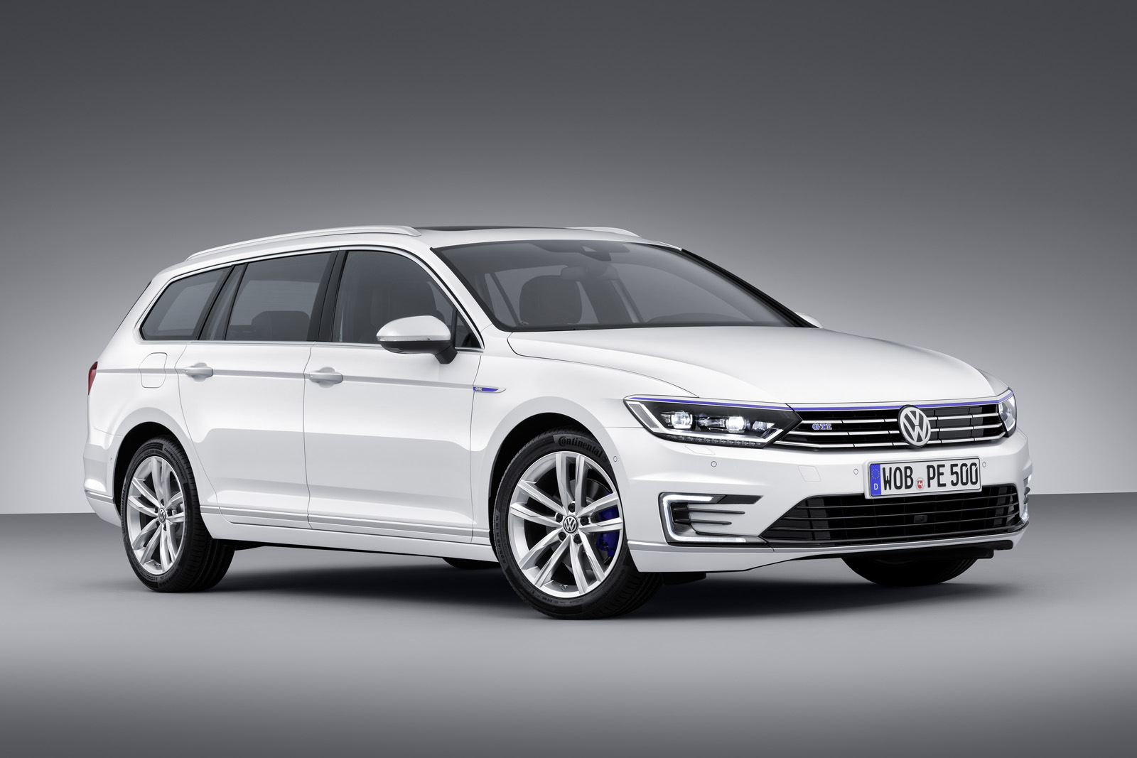 2015 Volkswagen Passat GTE Plug in Hybrid Revealed ahead of Paris autoevolution