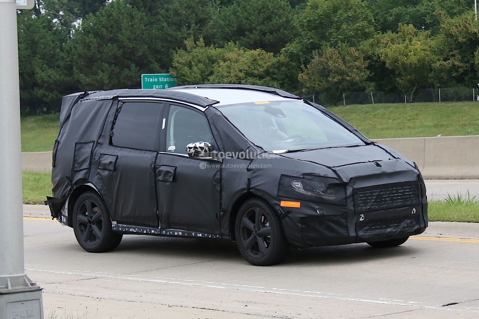 2016 Ford Galaxy Caught On Film Testing In The United States Autoevolution