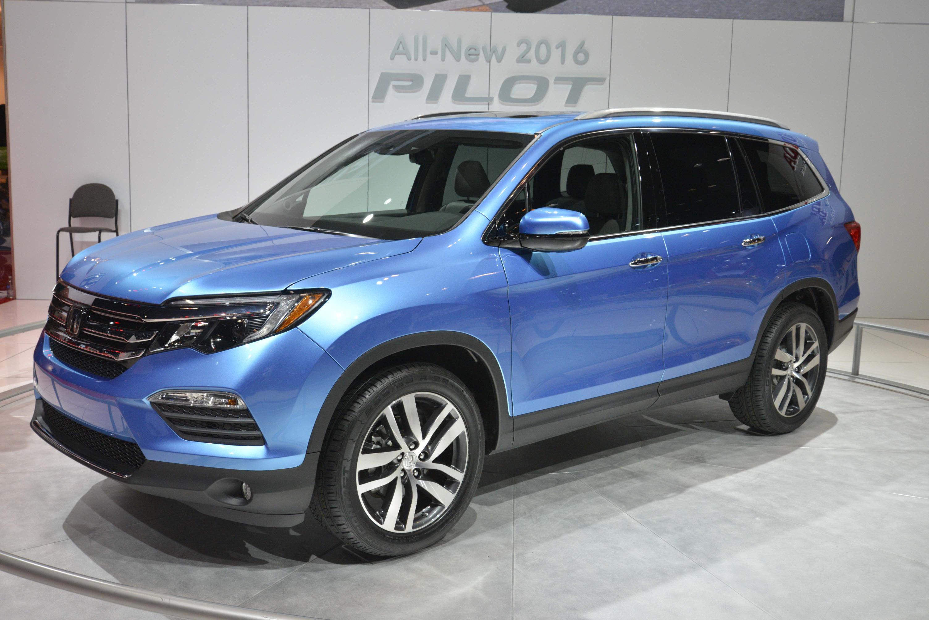 2016 Honda Pilot Is Lighter and Sexier for Chicago Auto Show Debut