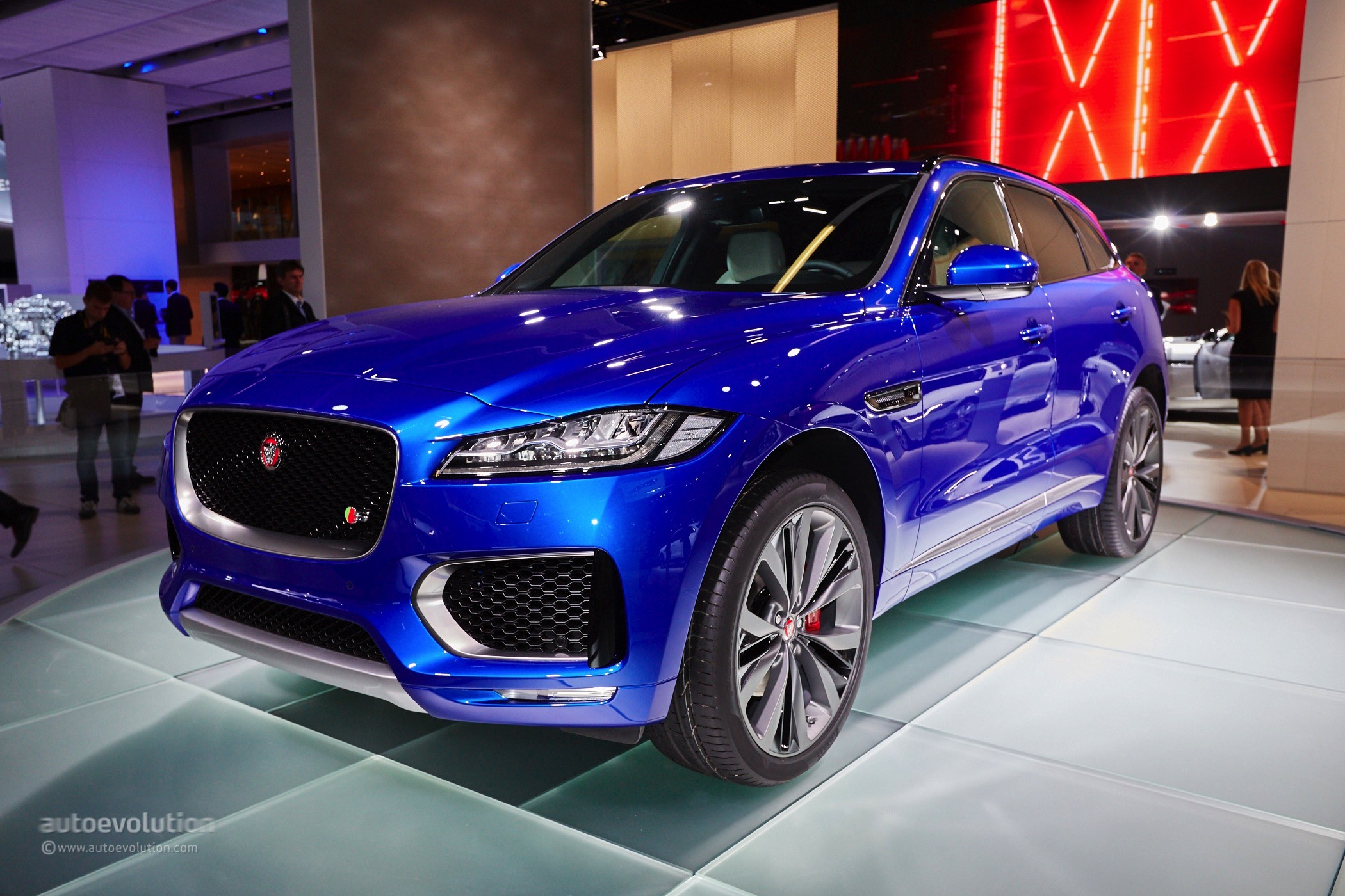 2016 Jaguar F-Pace Looks Massive in the Metal on the ...