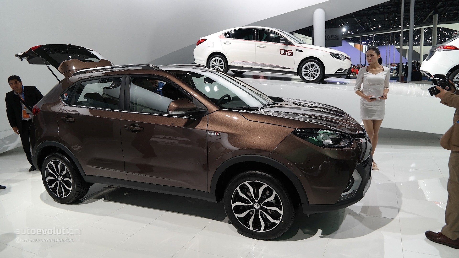 2016 MG GS SUV Priced from £14,995, Undercuts the Nissan Qashqai by £ ...