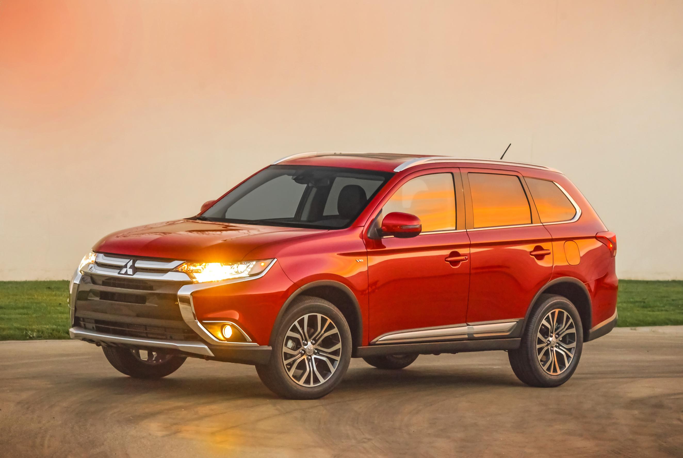 2016 Mitsubishi Outlander Features More of Everything - autoevolution
