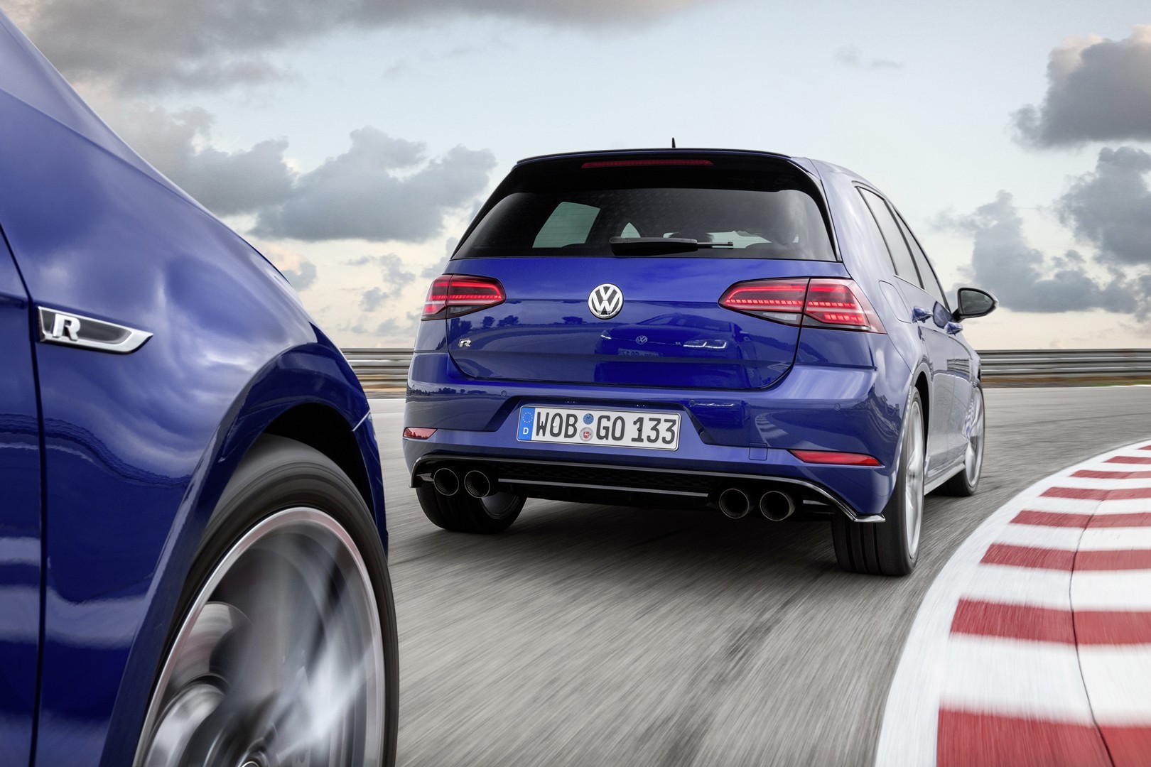 2017 Golf R With Akrapovic Exhaust Sounds Like Popcorn, Makes People Go