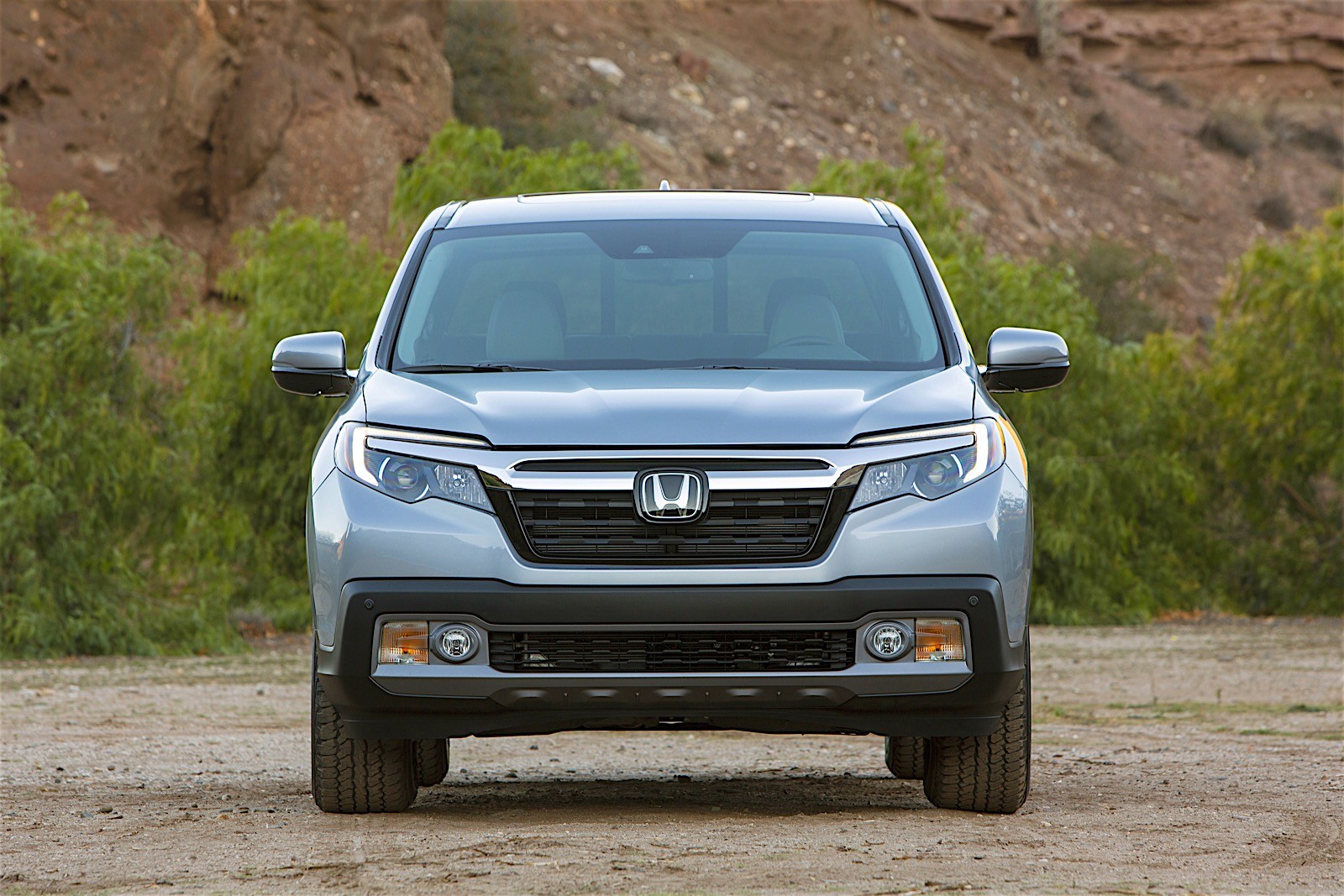 2017 Honda Ridgeline Debuts with Industry-First In-Bed ...
