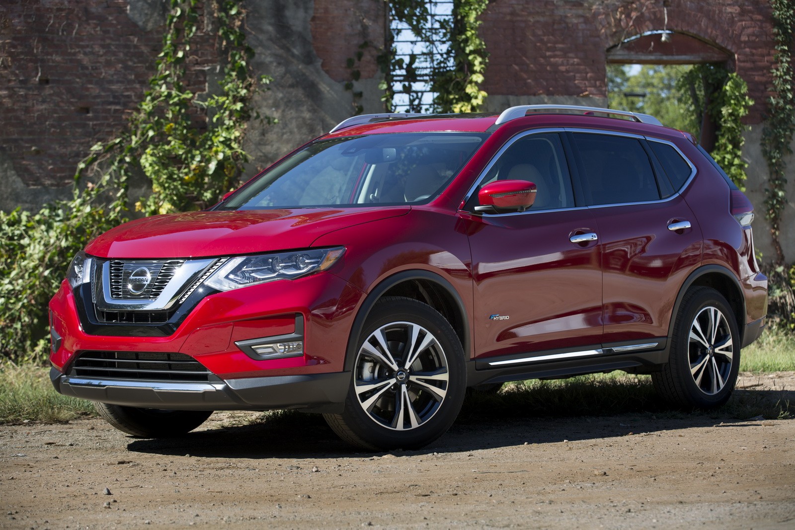 2017 Nissan Rogue Hybrid Now Available to Order, Priced From 26,240
