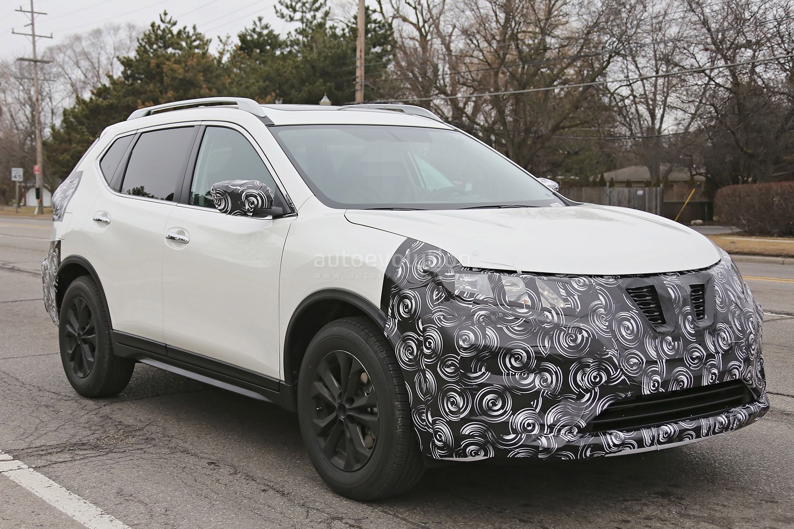 17 Nissan Rogue Spied With Cosmetic Updates Autoevolution