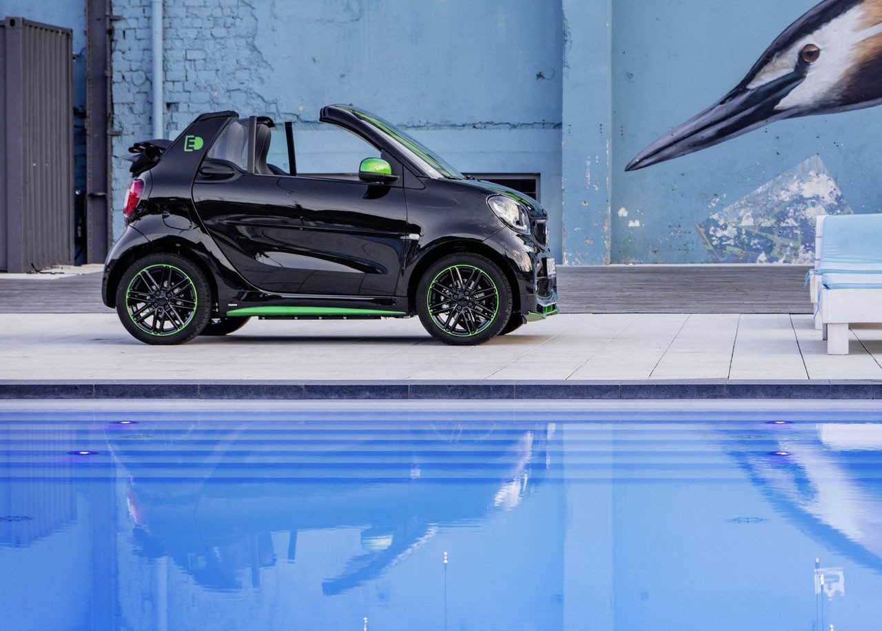 smart fortwo Hilarious Off-Road Ad Arrives in the US - autoevolution