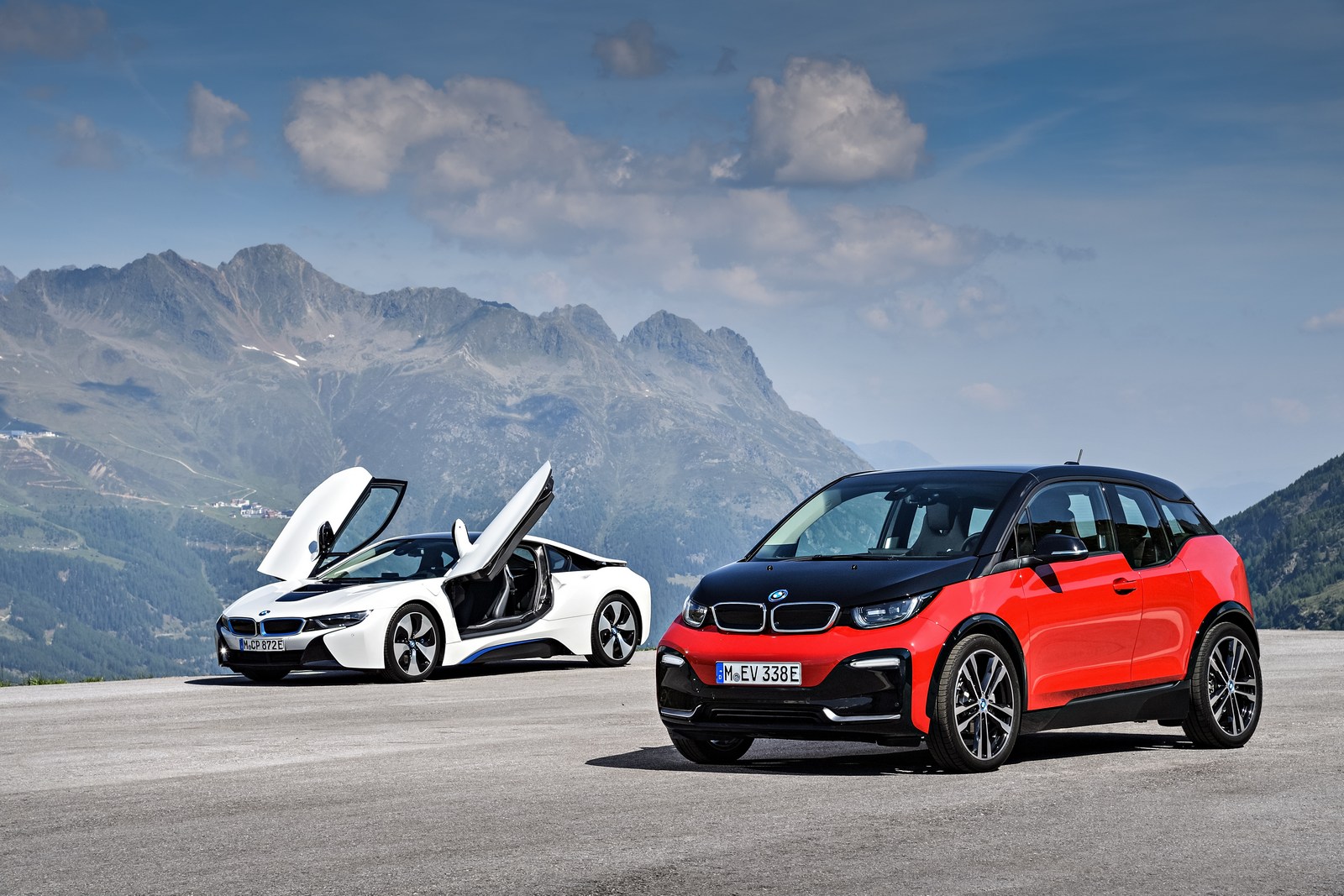 2018 Bmw I3s Debuts With More Power And Sportier Looks Autoevolution