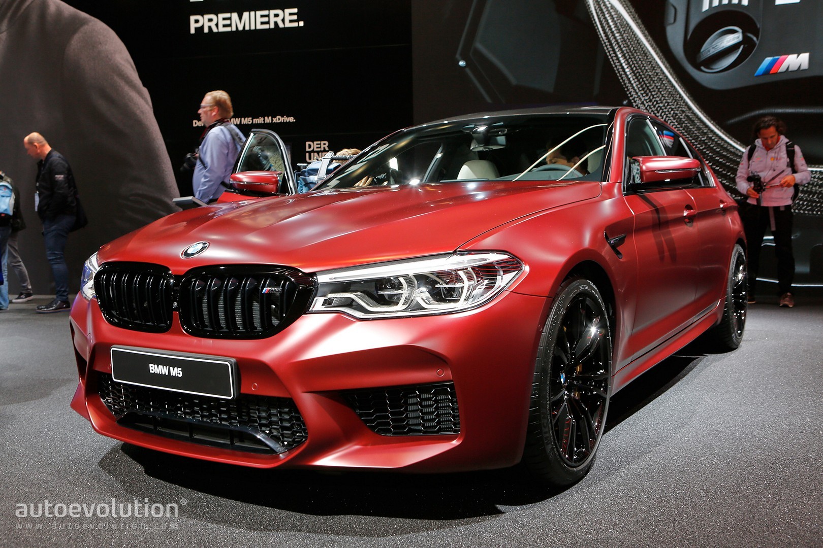 Primitiv Snart Mold 2018 BMW M5 Flaunts 600 HP, AWD and Frozen Red Paint - autoevolution