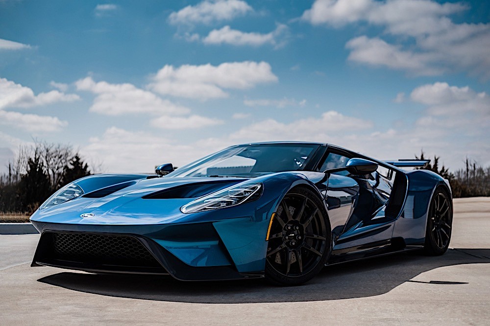 2018 Ford Gt In Liquid Blue Comes With No Racing Stripes Is Still A Monster Autoevolution