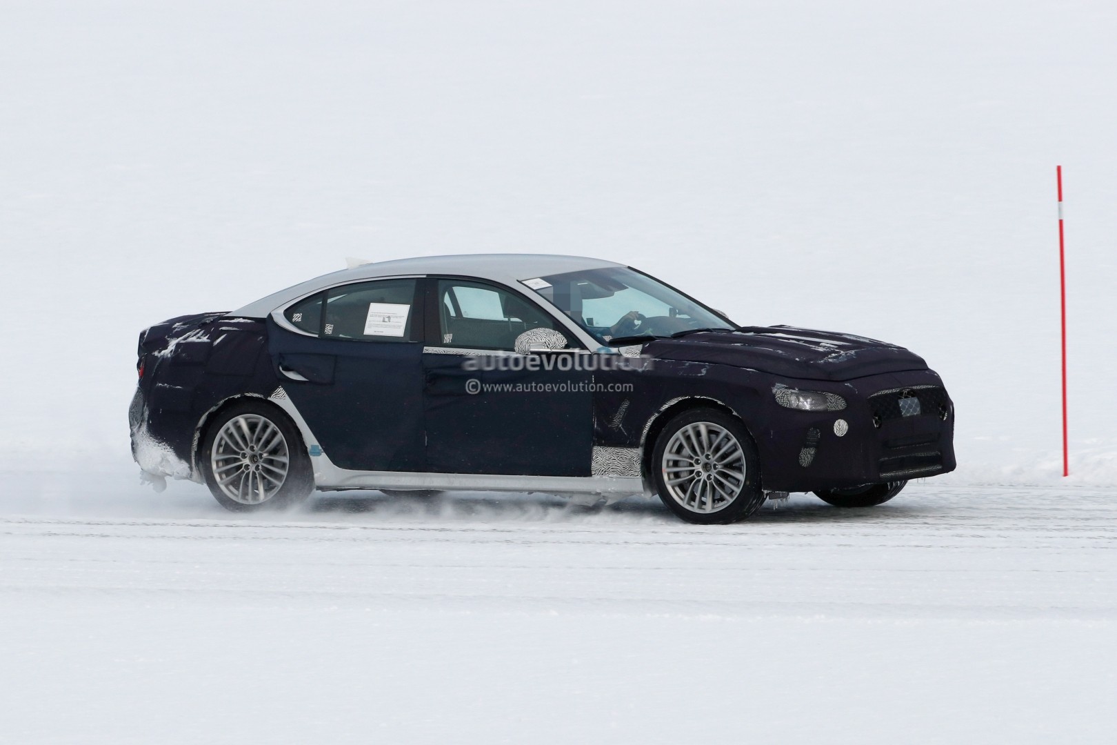 2017 - [Genesis] G70 2018-genesis-g70-spied-out-for-bmw-blood_4