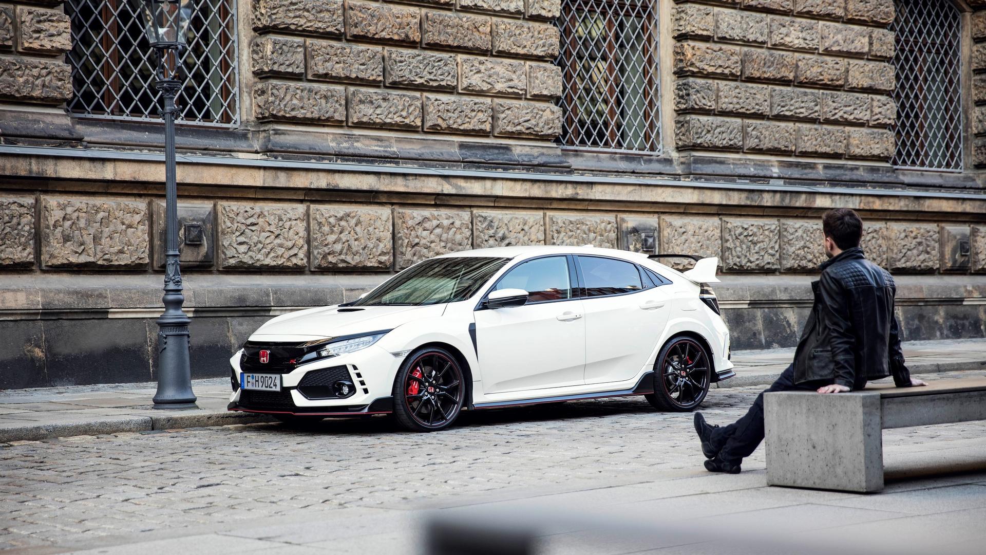 2018 Honda Civic Type R Gets New Photo Gallery And Sound Check On