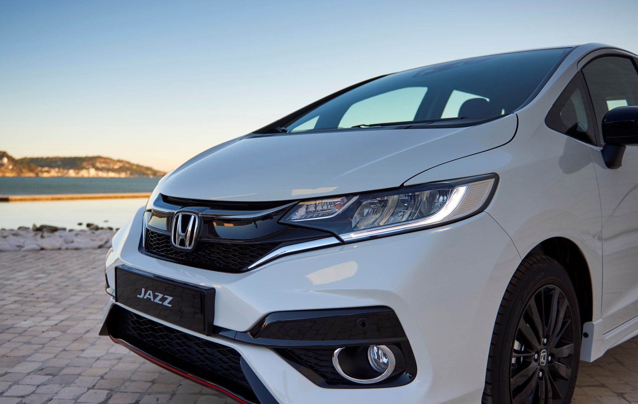 2018 Honda Jazz EU Spec Revealed with Snappy 1.5L i-VTEC - autoevolution