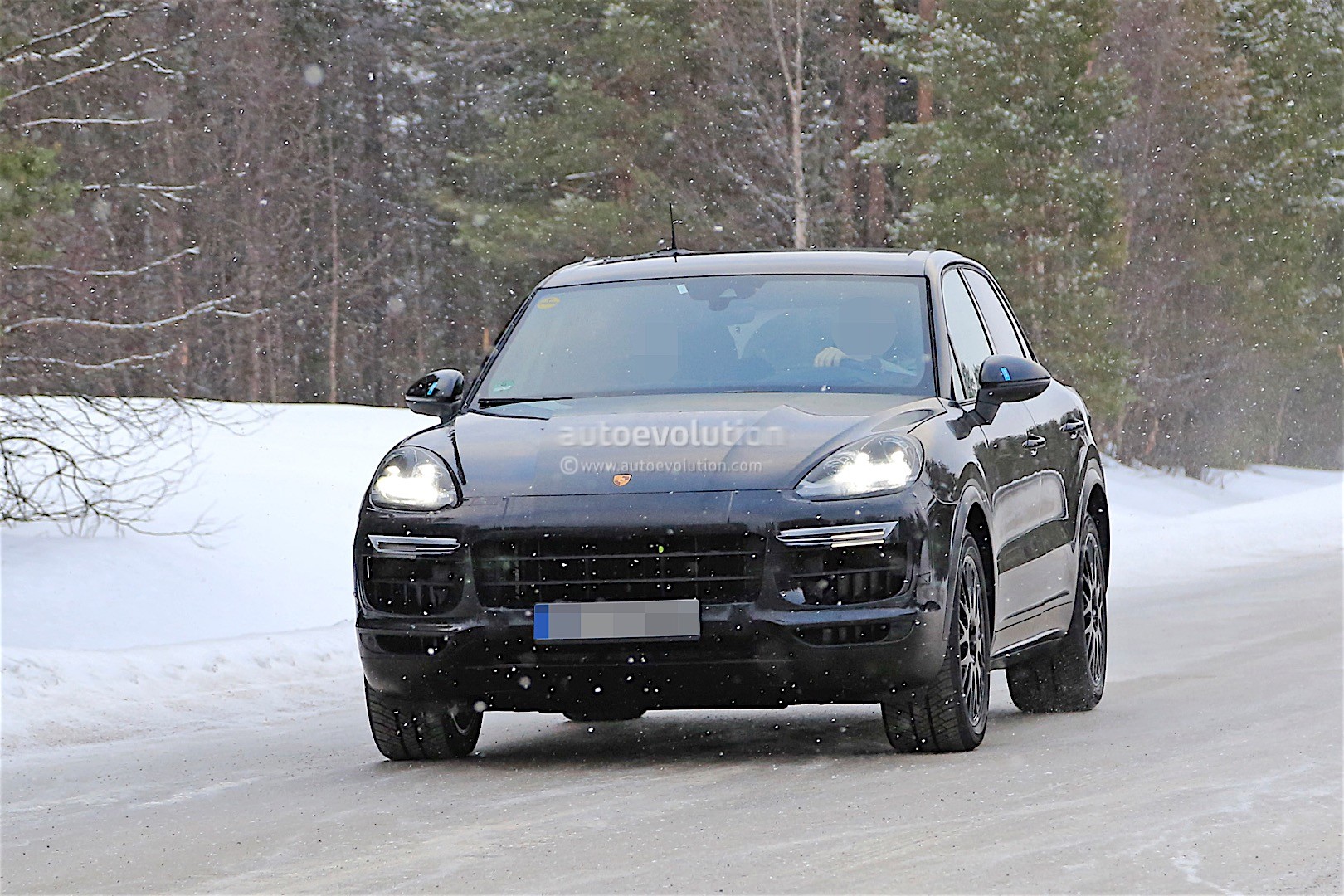2018 Porsche Cayenne Spied With Mild Camo, Expect To See Production ...