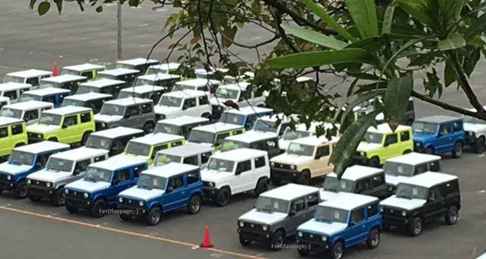 2018-suzuki-jimny-spied-without-camouflage-debut-imminent_2.jpg