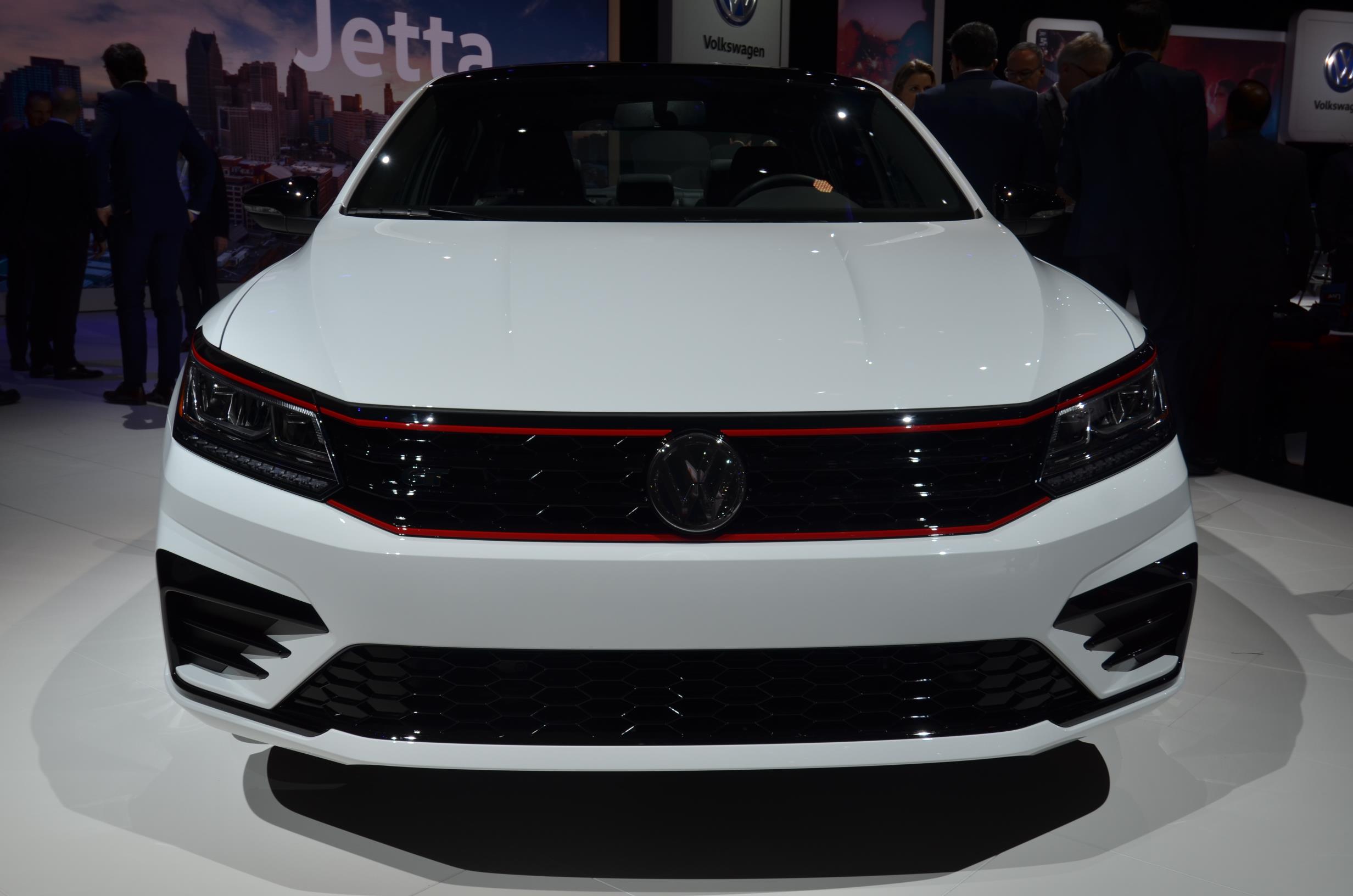2018 Volkswagen Passat GT Is a Sweet Swan Song in Detroit - autoevolution