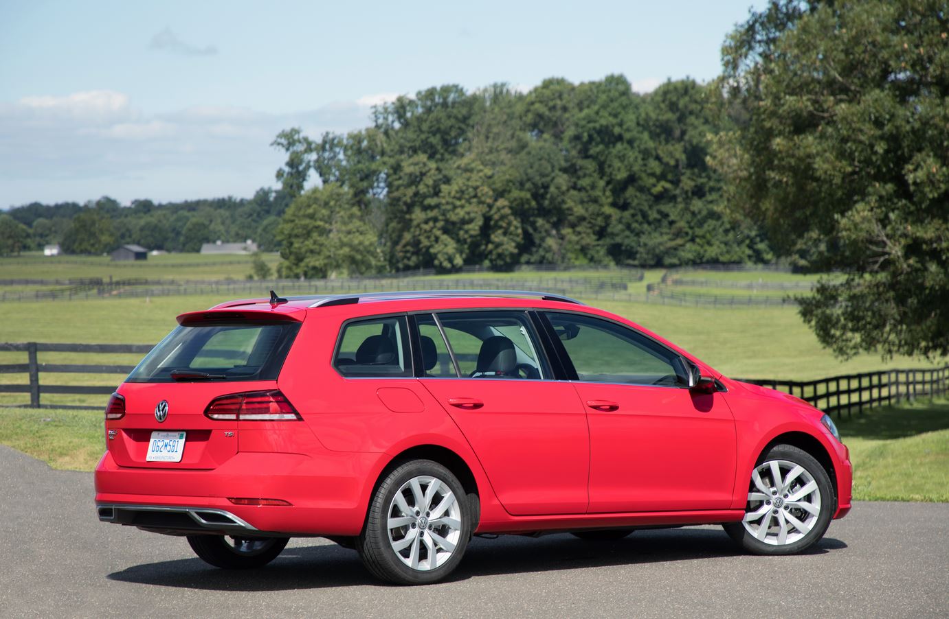 2018 VW Golf GTI, R, Wagon and Hatch Get Pricing and Videos - autoevolution