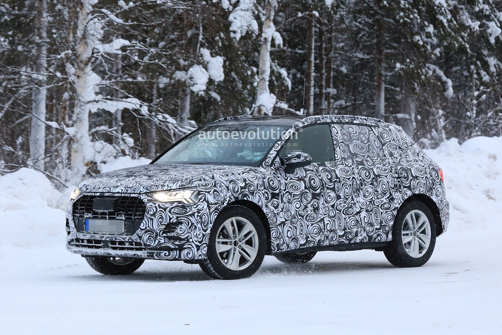 [Imagen: 2019-audi-q3-spied-with-new-taillights-l...like_7.jpg]