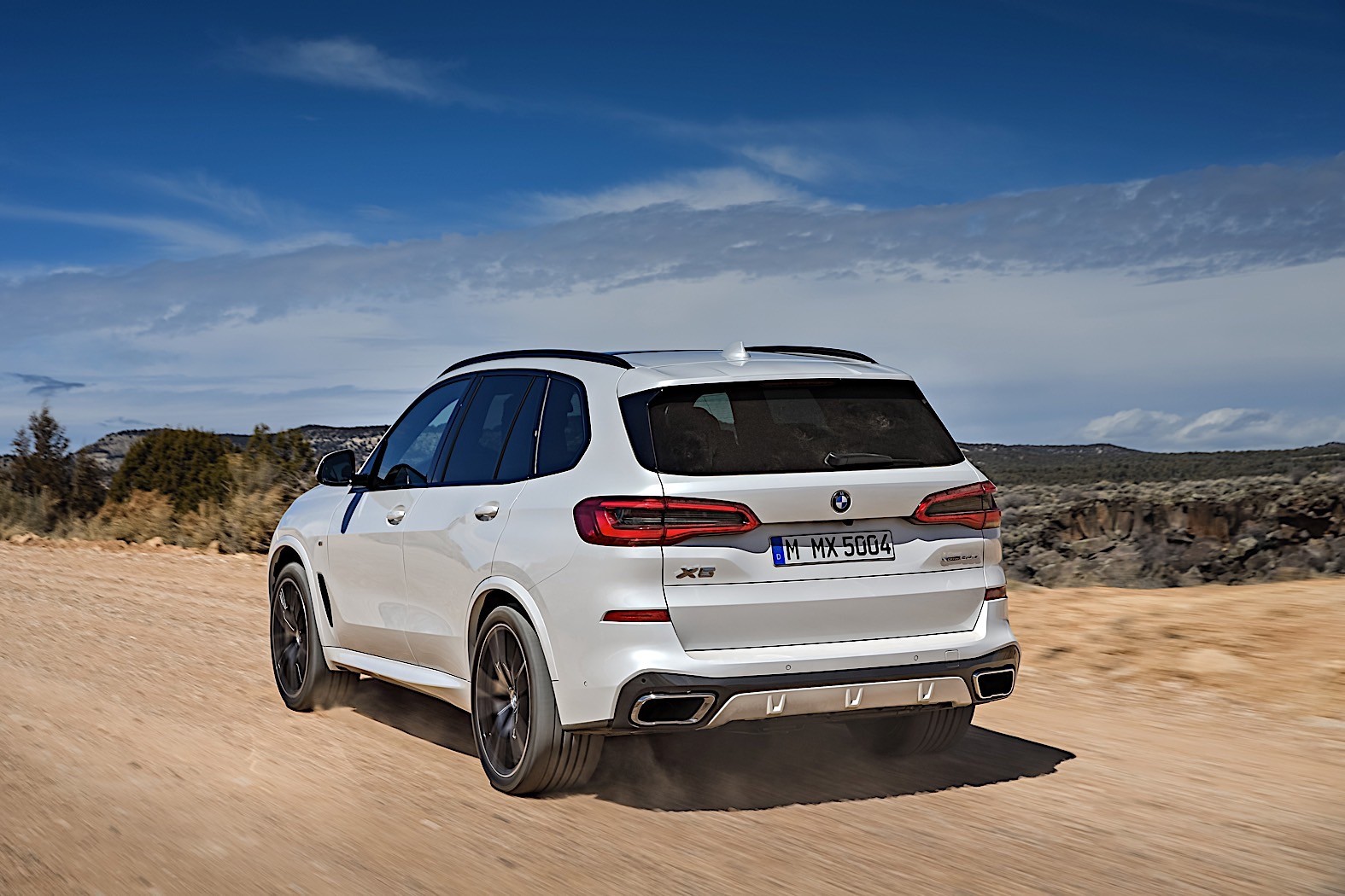 2019 BMW X5 iPerformance Plug-In Hybrid Comes with 50 Miles Electric
