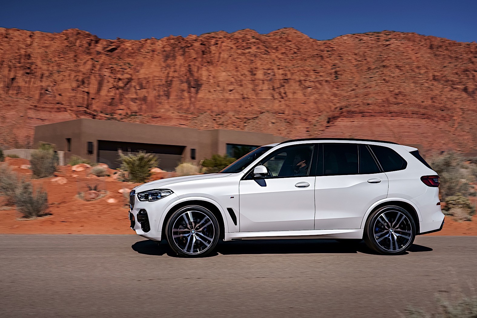 2019 BMW X5 iPerformance PlugIn Hybrid Comes with 50 Miles Electric