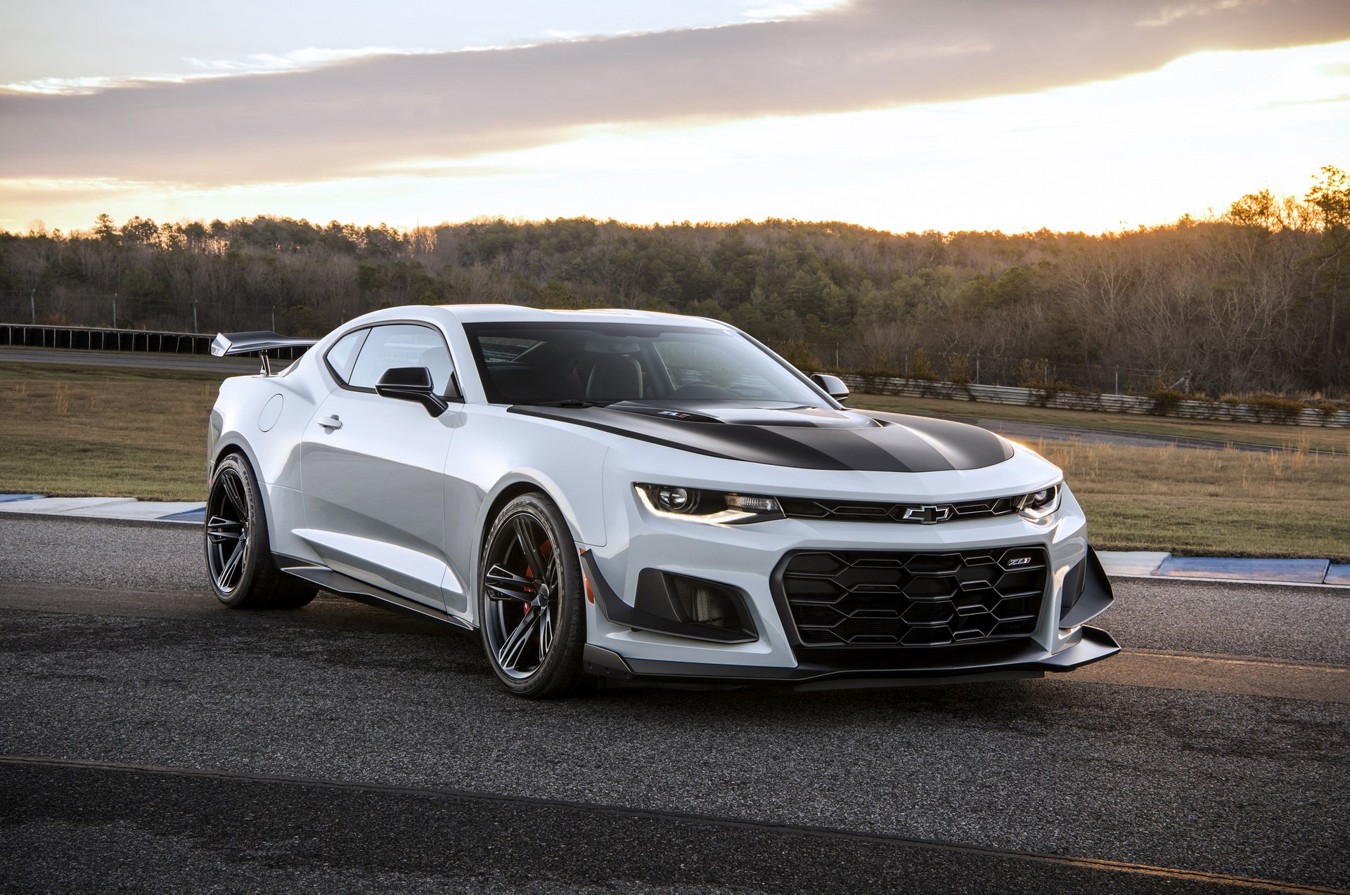 2019 Chevrolet Camaro ZL1 1LE Available With HydraMatic