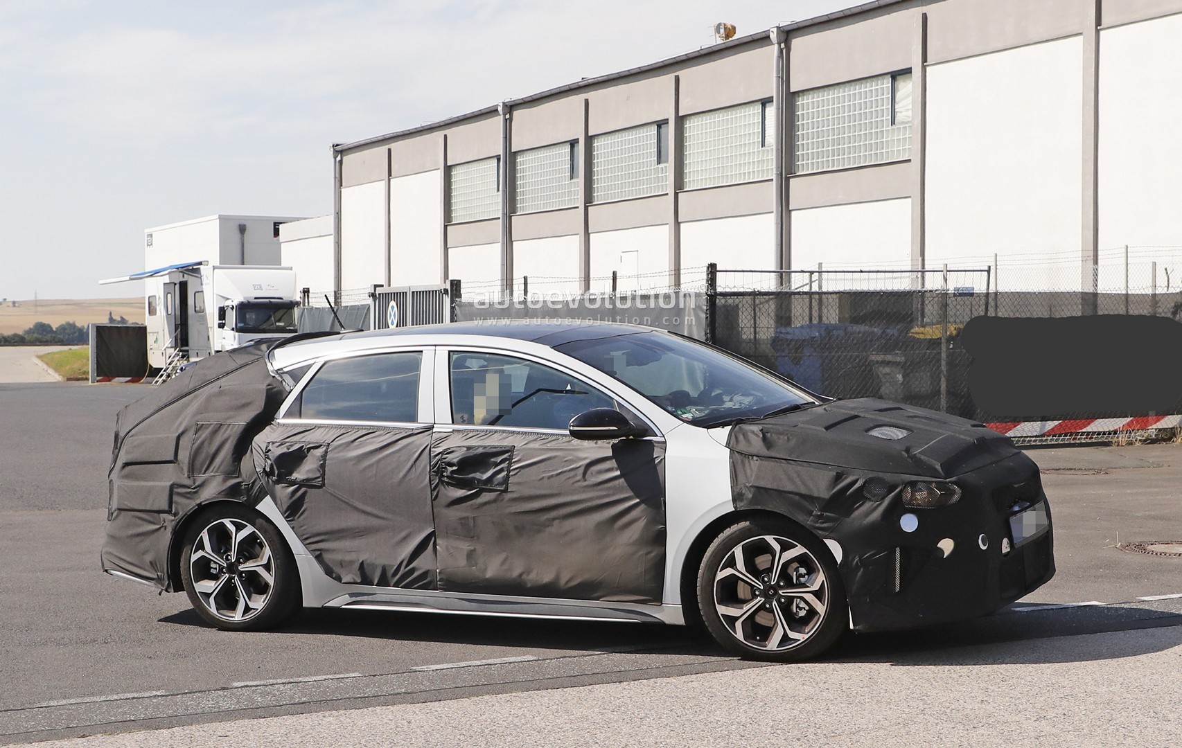 2019 Kia Proceed GT Prototype Looks Like a Forte Wagon That Needs to Happen  - autoevolution