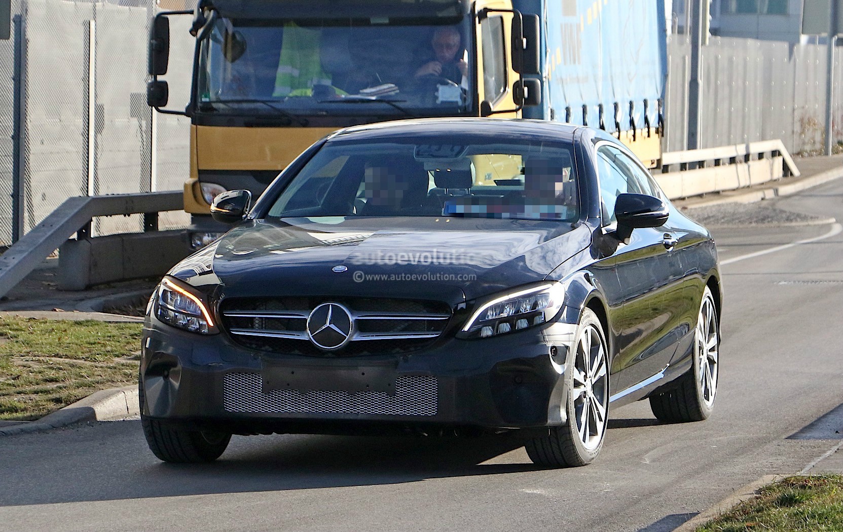 2019 Mercedes-Benz C-Class Coupe Facelift Shows All-New ...